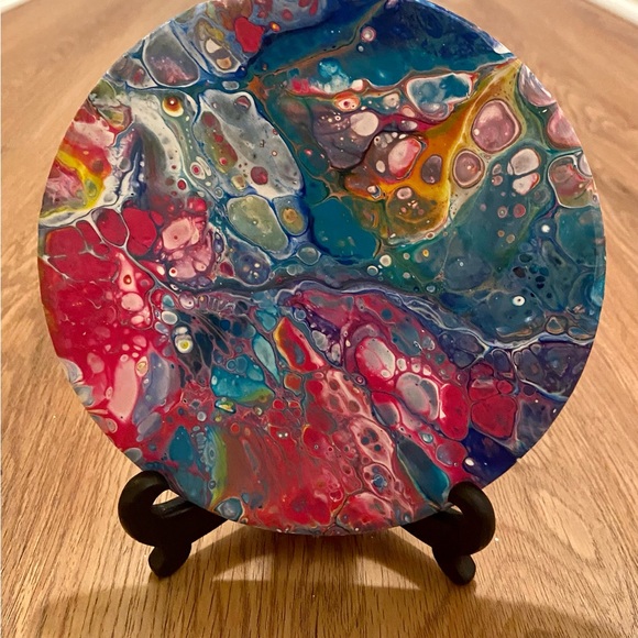 Acrylic paint pour 7” round - Picture 5 of 8
